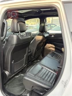 جیپ گراند شیرۆکی